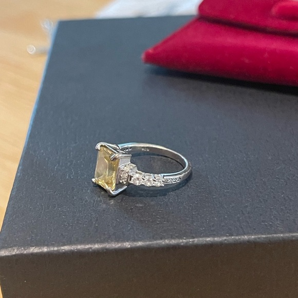 925 Sterling Silver Cubic Zirconia and Citrine Ring - Picture 3 of 5